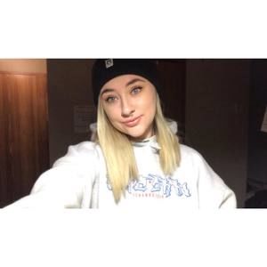 Meet your Posher, Léa